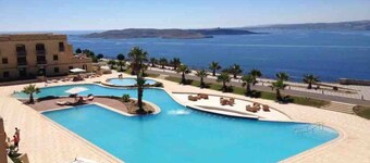 Apartment in a tranquil environment with fantastic views of the Mediterranean 