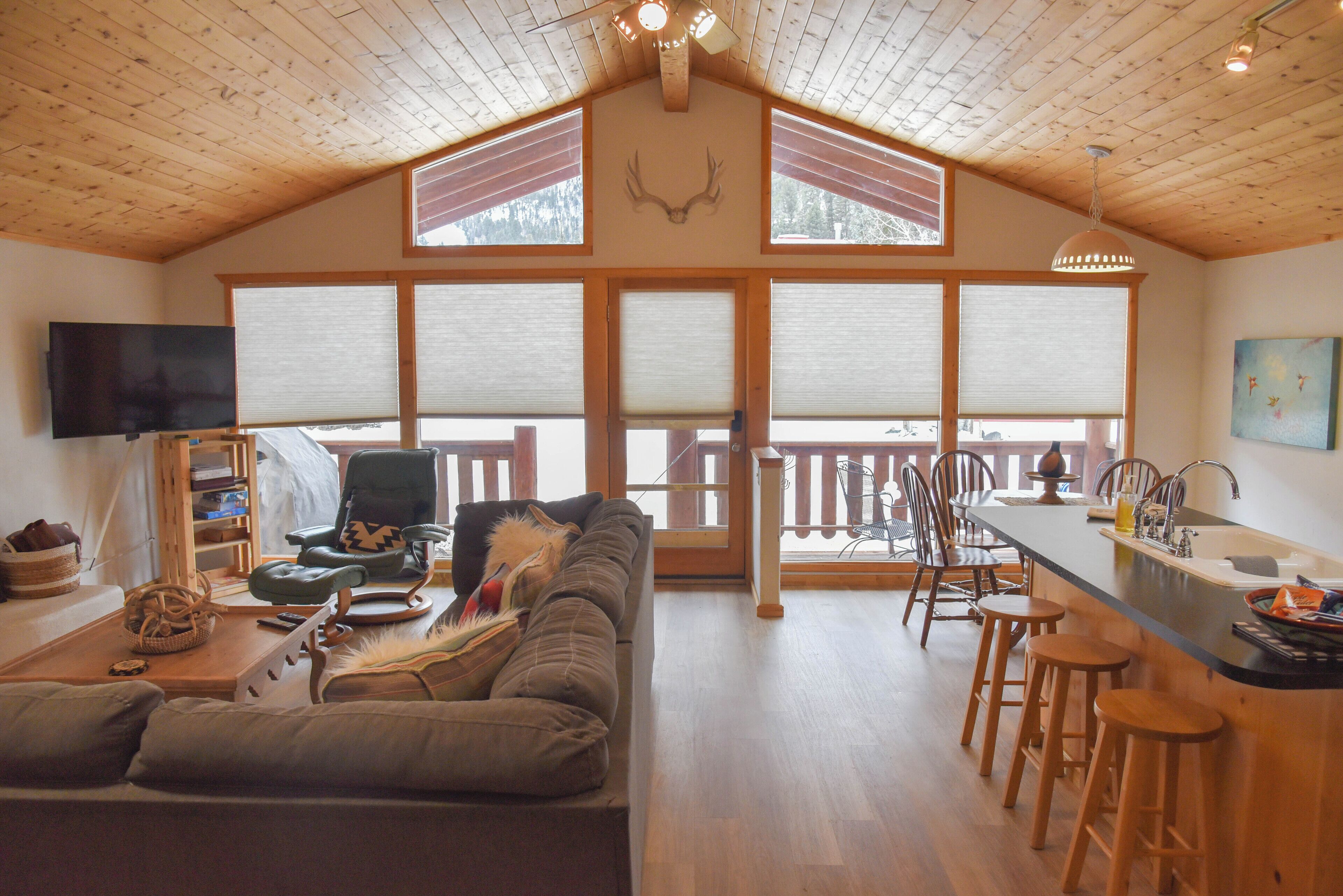 Télévision, cheminée