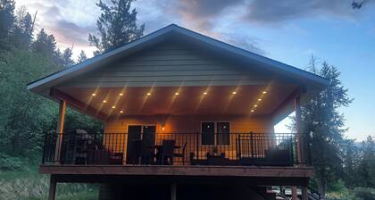 Woodsy Escape Located south of Kalispell Montana