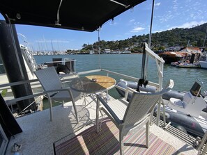 تناول الطعام بالخارج