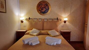 1 Schlafzimmer, BĂŒgeleisen/BĂŒgelbrett, kostenloses WLAN, BettwĂ€sche