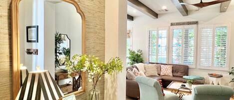 TV, fireplace, stereo
