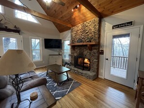 Smart TV, fireplace