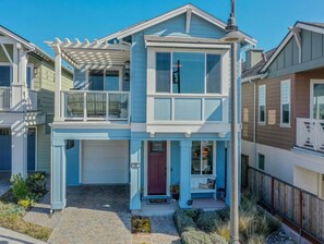 Exterior - Luxury Beach Home, Spectacular Ocean Views, Monterey (Sand City)
