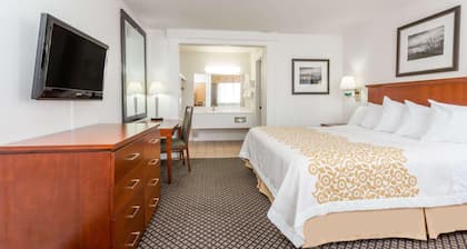 Days Inn By Wyndham Kimball