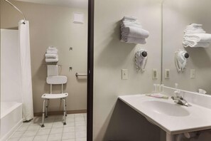 Room - Super 8 by Wyndham Sioux Falls/41st Street (Sioux Falls)