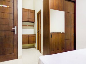 Ảnh chưa phân loại, 2 trong số 28 ảnh, nút