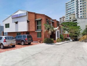 Exterior - Hotel Brisas Marinas (Santa Marta)