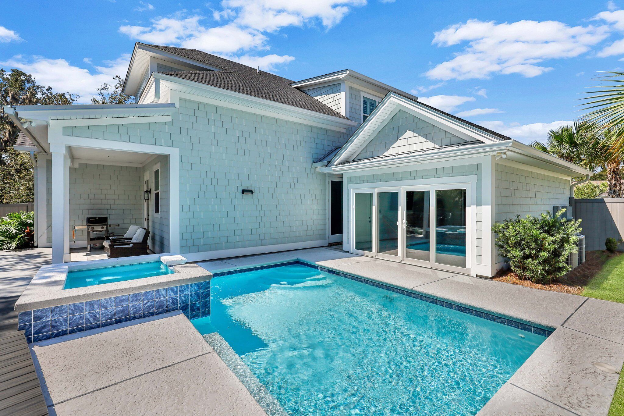 Beautiful New Vacation Rental! Close to Village and Beaches, Heated Pool & Spa, Pool House