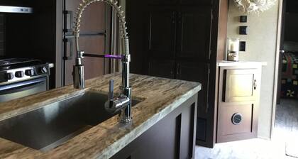 New travel trailer 5 steps from waters edge on Lake Superior!
