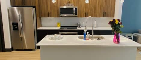 微波爐、焗爐、洗碗機、紙手巾