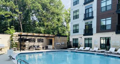 Beautiful Buckhead/Brookhaven Stay located in the heart of EVERYTHING!!