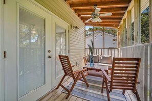 Terrace/patio - Spacious 3 bedroom townhouse - short walk to beach (Tybee Island)