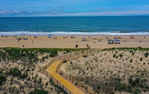 Relax by the Shore – 3BR Home, Just Minutes to Beach