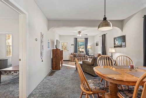 Walking Distance to Town__Discount Ski Passes __TRAVELERS WELCOME