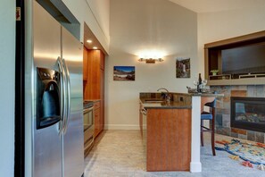 Fridge, microwave, oven, dishwasher - 48 Hour Black Friday Specials! (Bend)