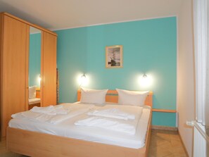 2 bedrooms, travel cot, WiFi - Villa Maria-Gabriele Whg. 01 Kölpinsee/Usedom - Apartment 01 (Loddin)