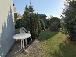 Unclassified image, 5 of 26, button