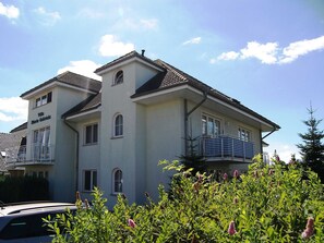 Unclassified image, 3 of 26, button