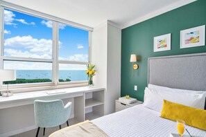 Fer et planche à repasser, lit de bébé portatif, Wi-Fi, literie fournie