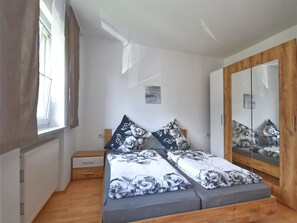 3 Schlafzimmer, Bügeleisen/Bügelbrett, WLAN