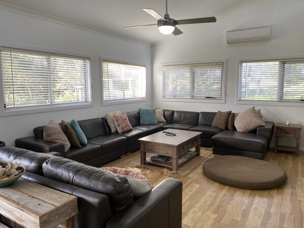 Smart TV, fireplace, DVD player, books