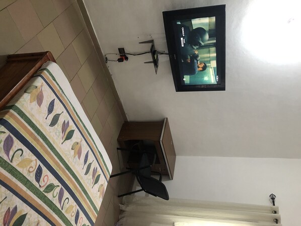 Interior - Cosy room & free wifi (Cotonou)