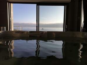 Interior - 4*house ON THE SEAFRONT WITH AN IMPREGNABLE VIEW of IROISE SEA INTERIOR SPA GR34 (Plouarzel)