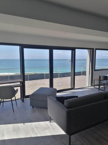 4*house ON THE SEAFRONT WITH AN IMPREGNABLE VIEW of IROISE SEA INTERIOR SPA GR34