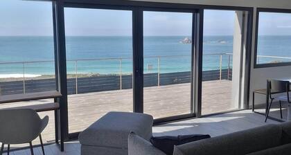 4*house ON THE SEAFRONT WITH AN IMPREGNABLE VIEW of IROISE SEA INTERIOR SPA GR34