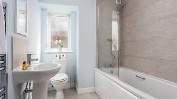 Comfort Apartment, 2 Bedrooms | Bathroom