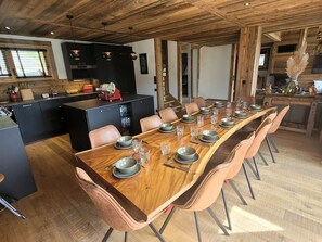 Dining - Luxury chalet in Les Gets with hot tub and pets allowed, close to slopes (Les Gets)
