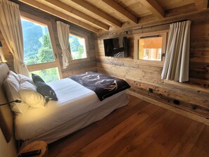 5 bedrooms, free WiFi - Luxury chalet in Les Gets with hot tub and pets allowed, close to slopes (Les Gets)
