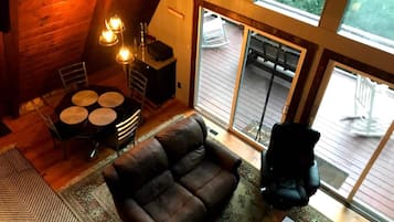 TV, fireplace, DVD player