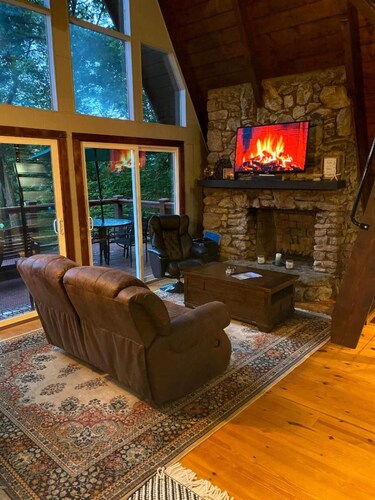 HOT TUB,  Unique A-Frame Cabin, Walk to ski resort