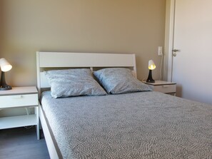 2 Schlafzimmer, Bügeleisen/Bügelbrett, kostenloses WLAN