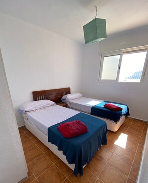 4 bedrooms, iron/ironing board, free WiFi, bed sheets