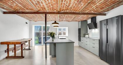 Atemberaubende 7-Zimmer-Wohnung in.