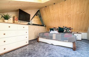 1 bedroom, free WiFi, bed sheets