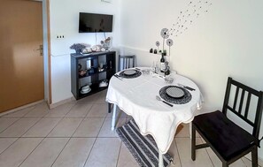 Dining - 1 bedroom gorgeous apartment in Jesenice (Jesenice)