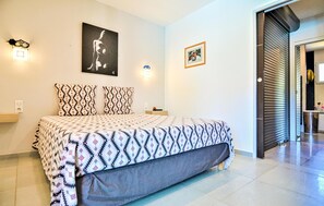 4 slaapkamers, reisbedje, gratis wifi, beddengoed