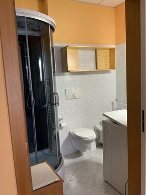 Dusche, Whirlpool, Bidet
