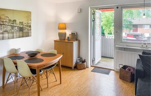 Dining - Lovely apartment in Hyltebruk with WiFi (Hyltebruk)