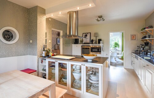 Stunning home in Göteborg with sauna