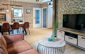 تلفزيون ذكي، مشغل دي في دي، ستيريو