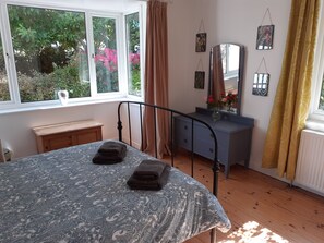 3 bedrooms, iron/ironing board, travel crib, free WiFi - Close to Broadsands beach (Paignton)