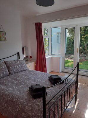 3 bedrooms, iron/ironing board, travel crib, free WiFi - Close to Broadsands beach (Paignton)