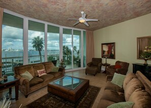 Smart-TV, DVD-Player, Videothek