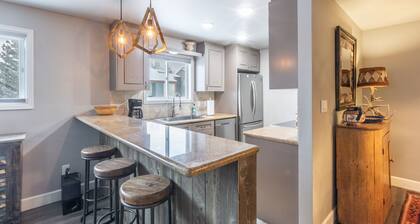 Graysill 202 | Steps to Lift 7, Garage Parking & Hot Tub