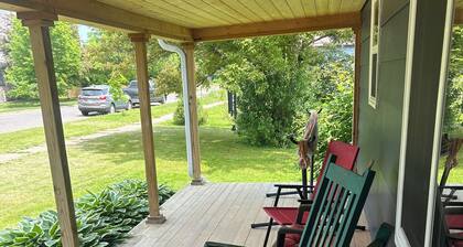 Spacious four bedroom house -walking distance to Lake Superior / Washburn shops